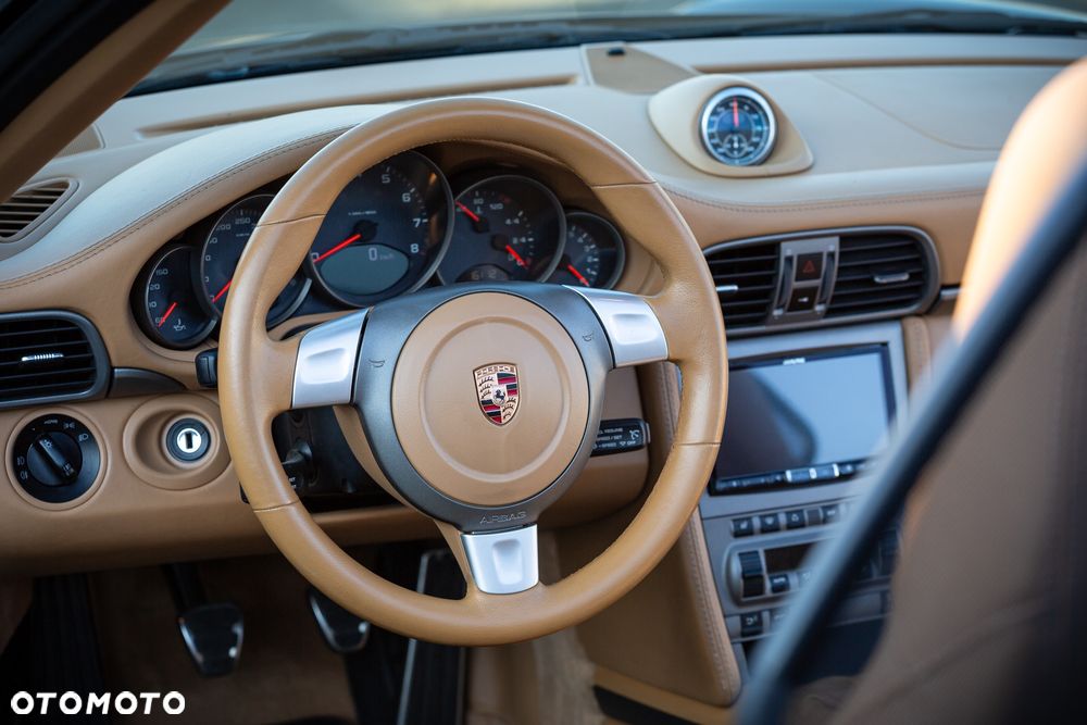 Porsche 911 Carrera - 9