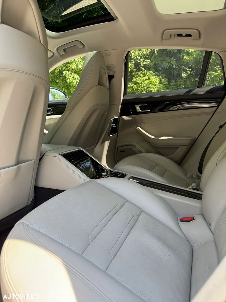 Porsche Panamera 4S - 10