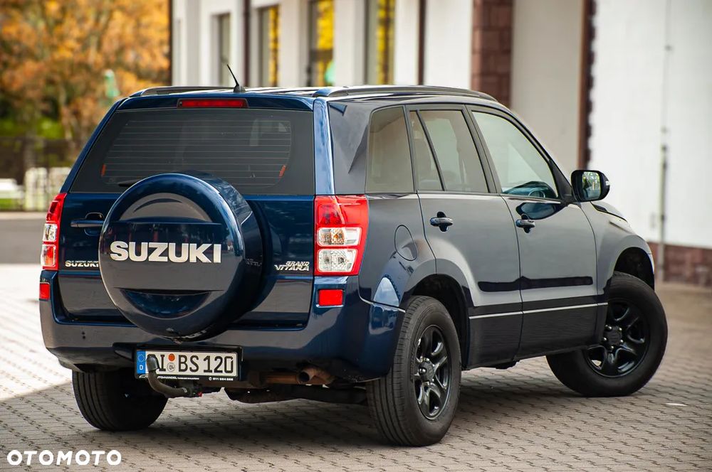 Suzuki Grand Vitara 2.0 Comfort + - 9