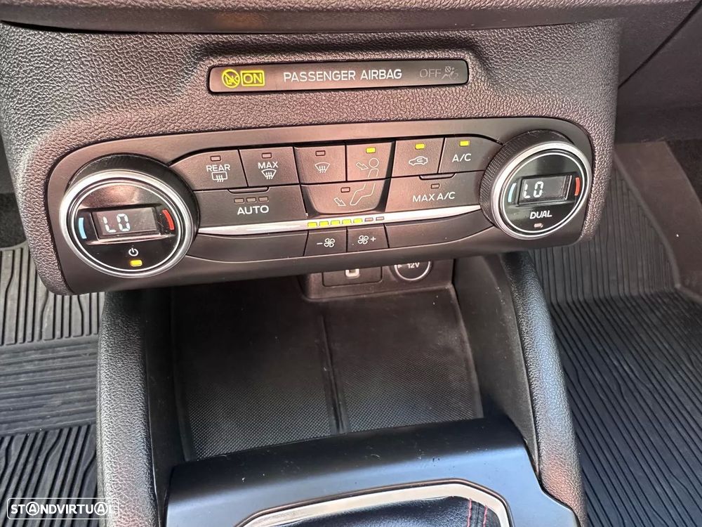 Ford Focus 1.0 EcoBoost S&S TITANIUM - 20