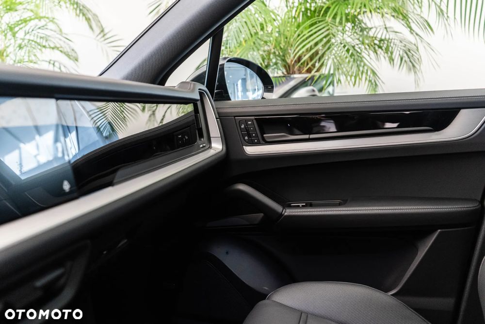 Porsche Cayenne E-Hybrid PHEV Black Edition - 23