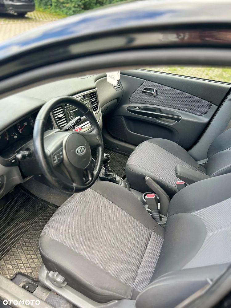 Kia Rio - 13
