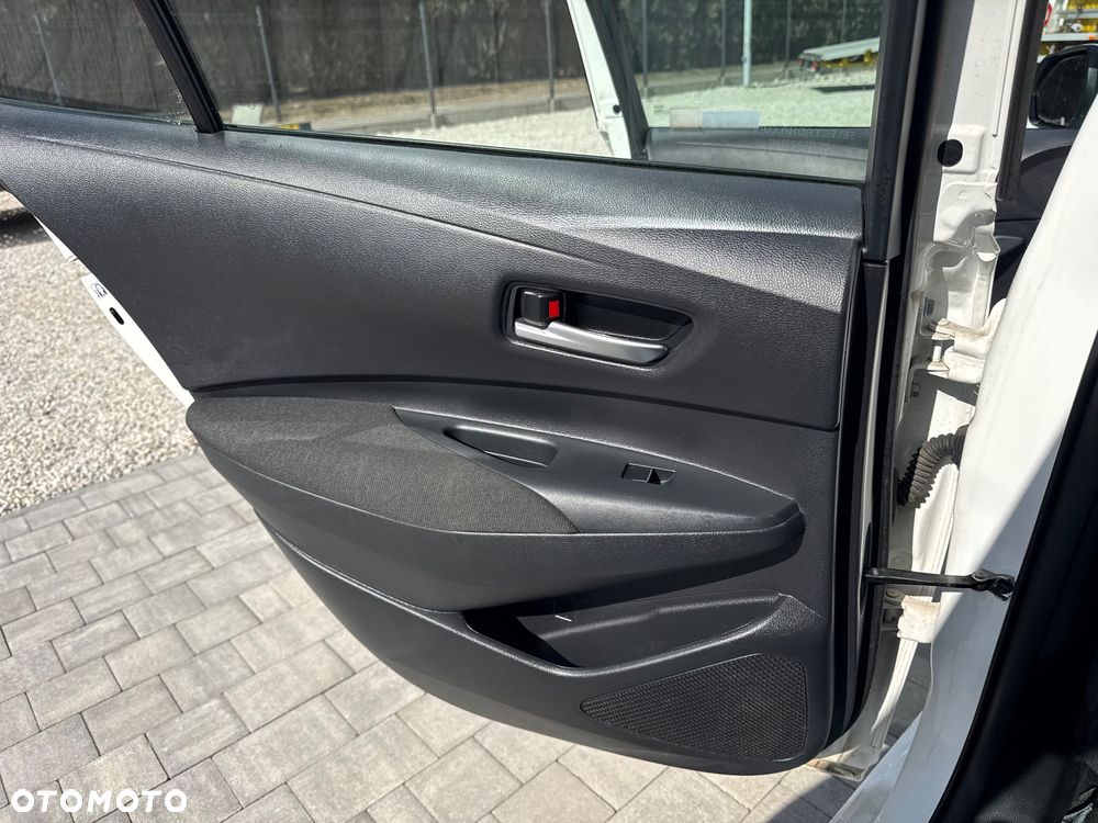 Toyota Corolla 1.8 Hybrid Comfort - 32