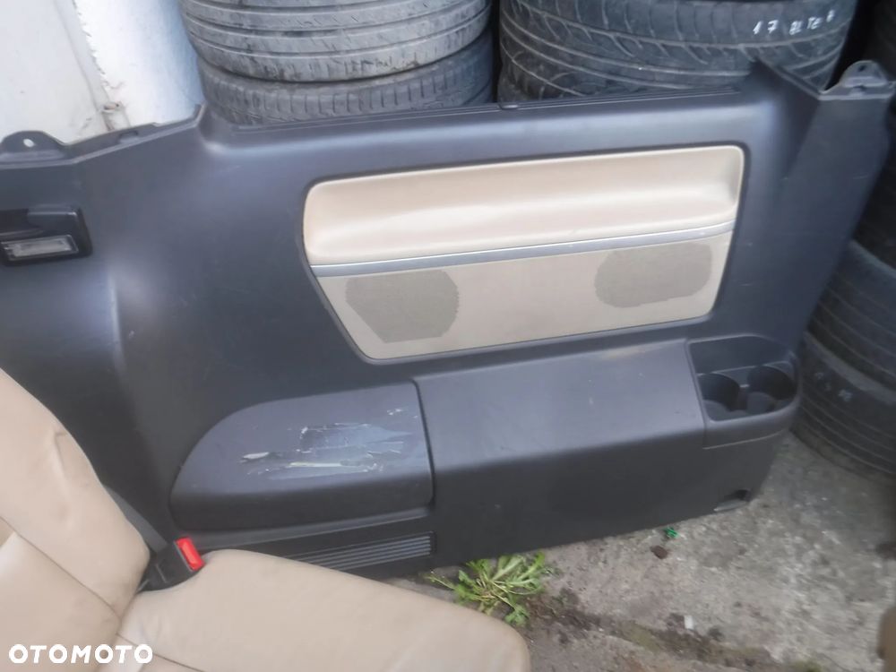 Vw T5 Lift T6 multivan fotele siedzenia grzane  kanapa skory stolik przekladka 2 X drzwi boczki roletki kpl - 17
