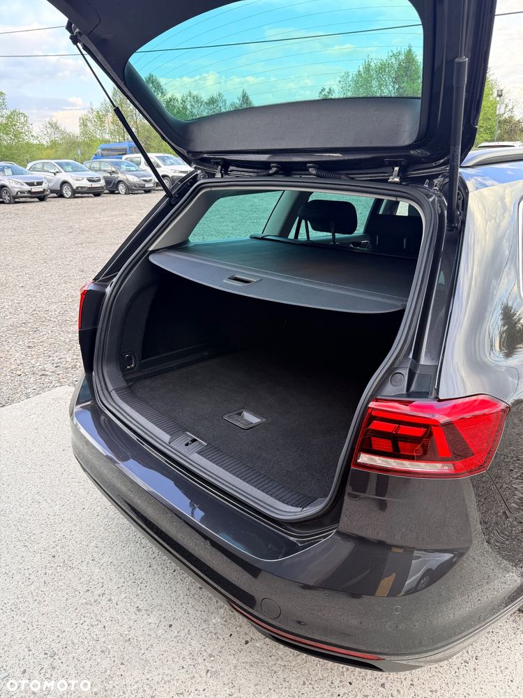 Volkswagen Passat 2.0 TDI SCR DSG Elegance - 11