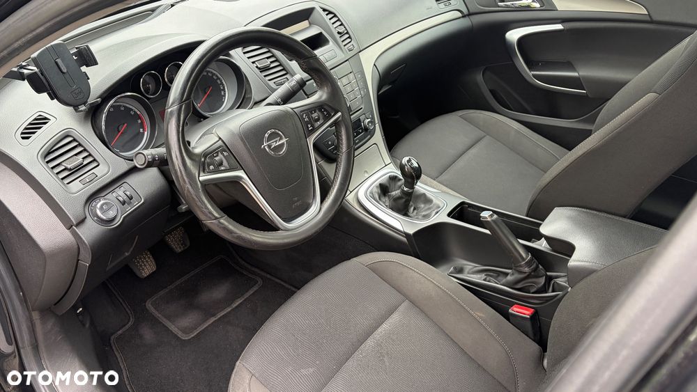 Opel Insignia 1.6 - 10