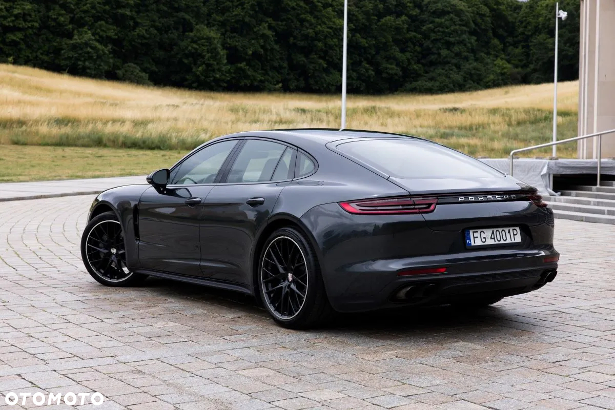 Porsche Panamera 4S - 3