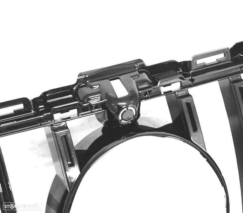 GRELHA MERCEDES CLASSE C W205 18-21 LOOK GTR PRETO BRILHANTE - 3