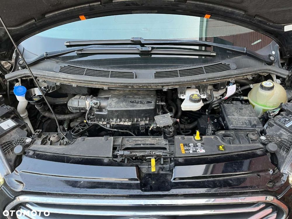 Ford Tourneo Custom - 38