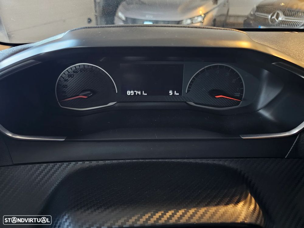 Peugeot 208 1.2 PureTech Active - 12