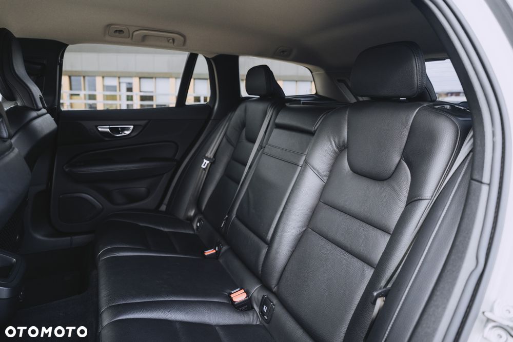Volvo V60 D3 Geartronic Momentum - 22