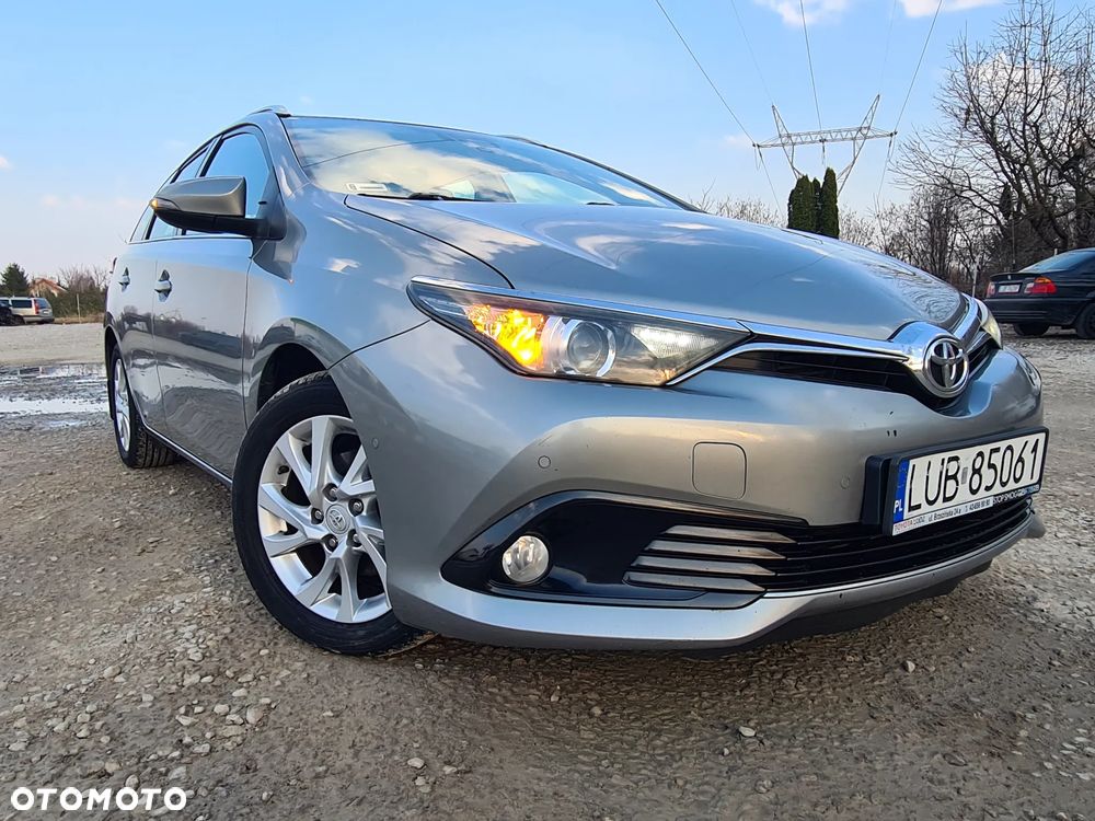 Toyota Auris - 1