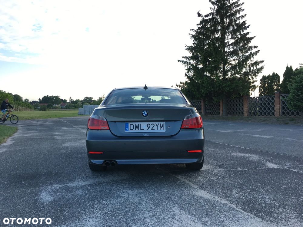 BMW Seria 5 523i - 4