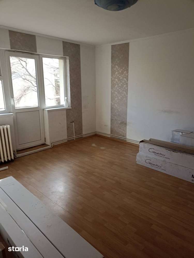 De închiriat apartament cu 4 camere pentru birou în Sfântu Gheorghe — fotografia 3