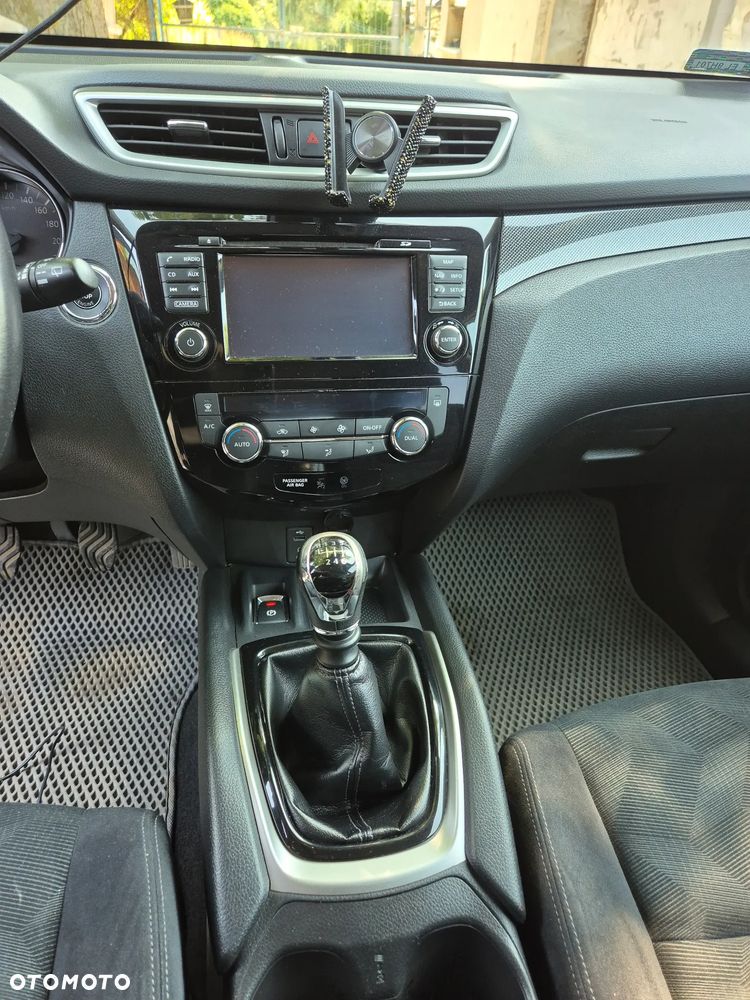Nissan X-Trail 1.6 DIG-T N-Connecta 2WD - 2