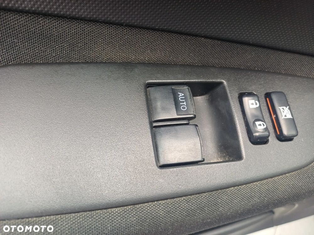 Toyota Auris 1.4 D-4D Terra - 16