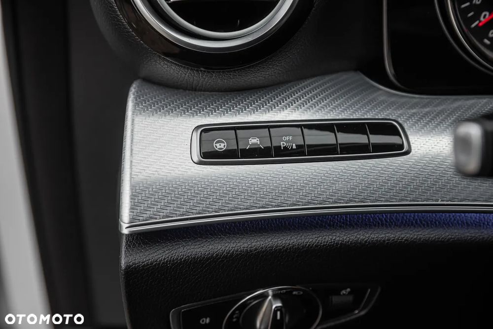 Mercedes-Benz Klasa E 220 d 4Matic All-Terrain 9G-TRONIC Exclusive - 18