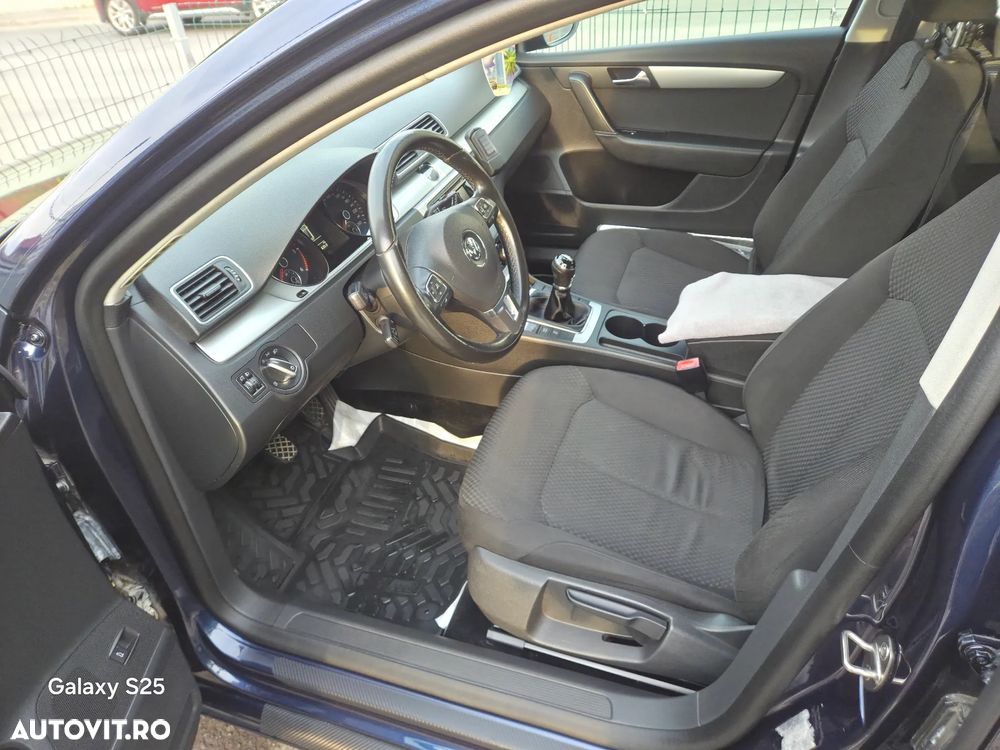 Volkswagen Passat 2.0 TDI BlueMotion Technology Comfortline - 5