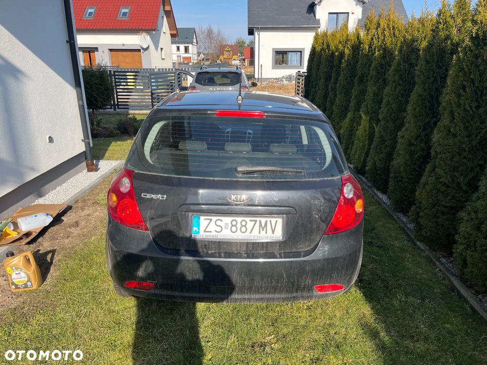 Kia Ceed 2.0 crdi Optimum + - 6