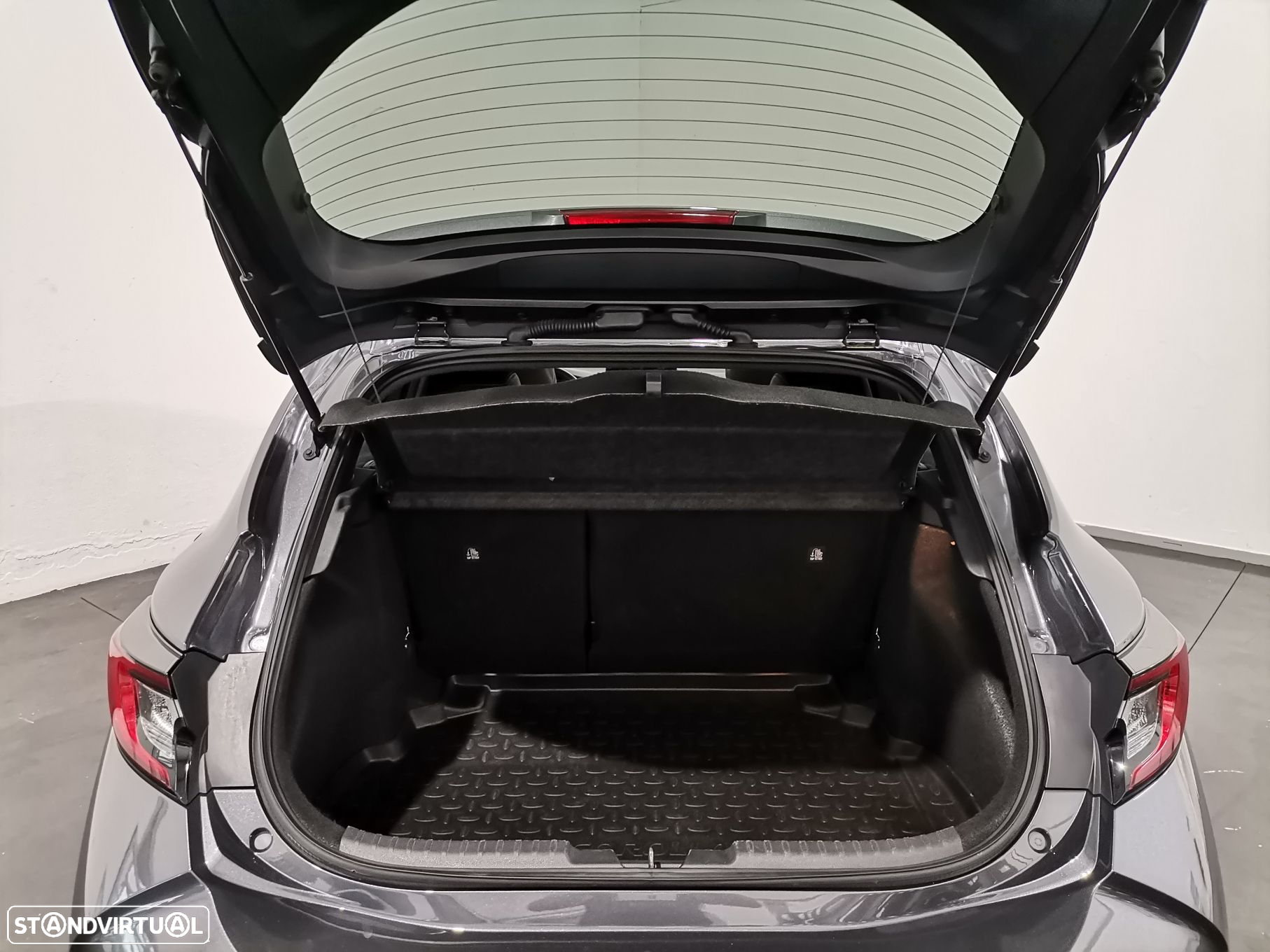 Toyota Corolla 1.8 Hybrid Comfort Plus - 15
