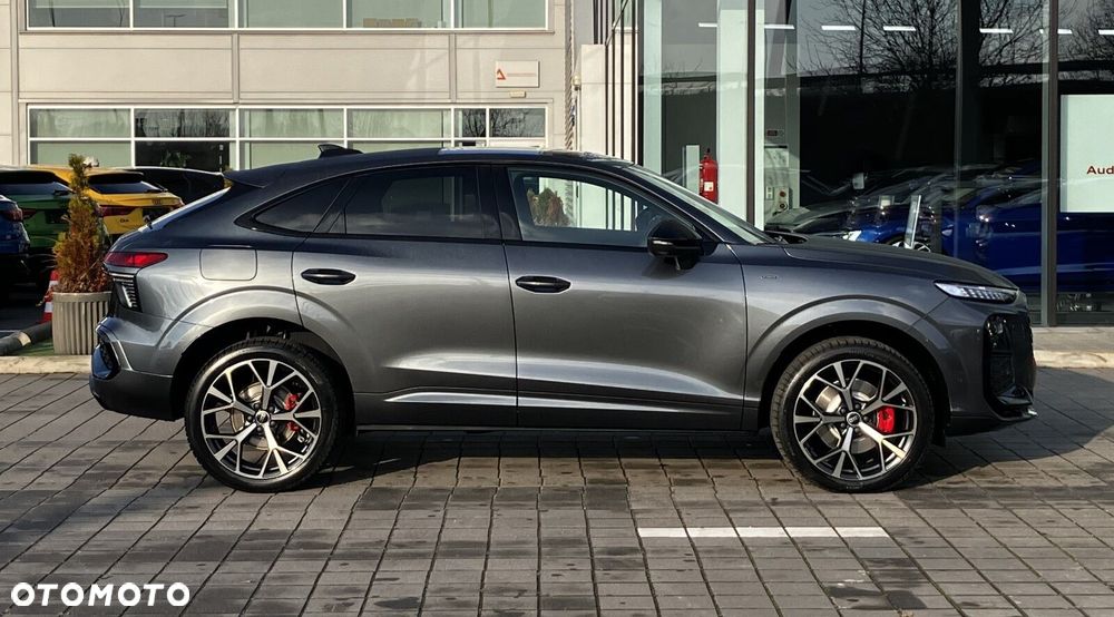 Audi Q3 Sportback - 11