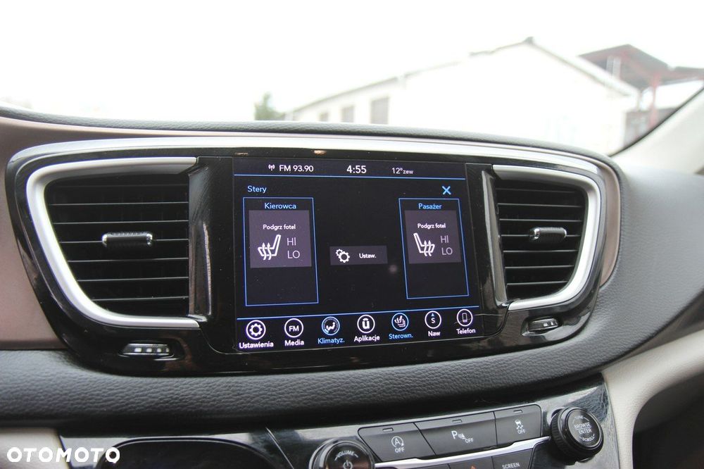 Chrysler Pacifica - 33