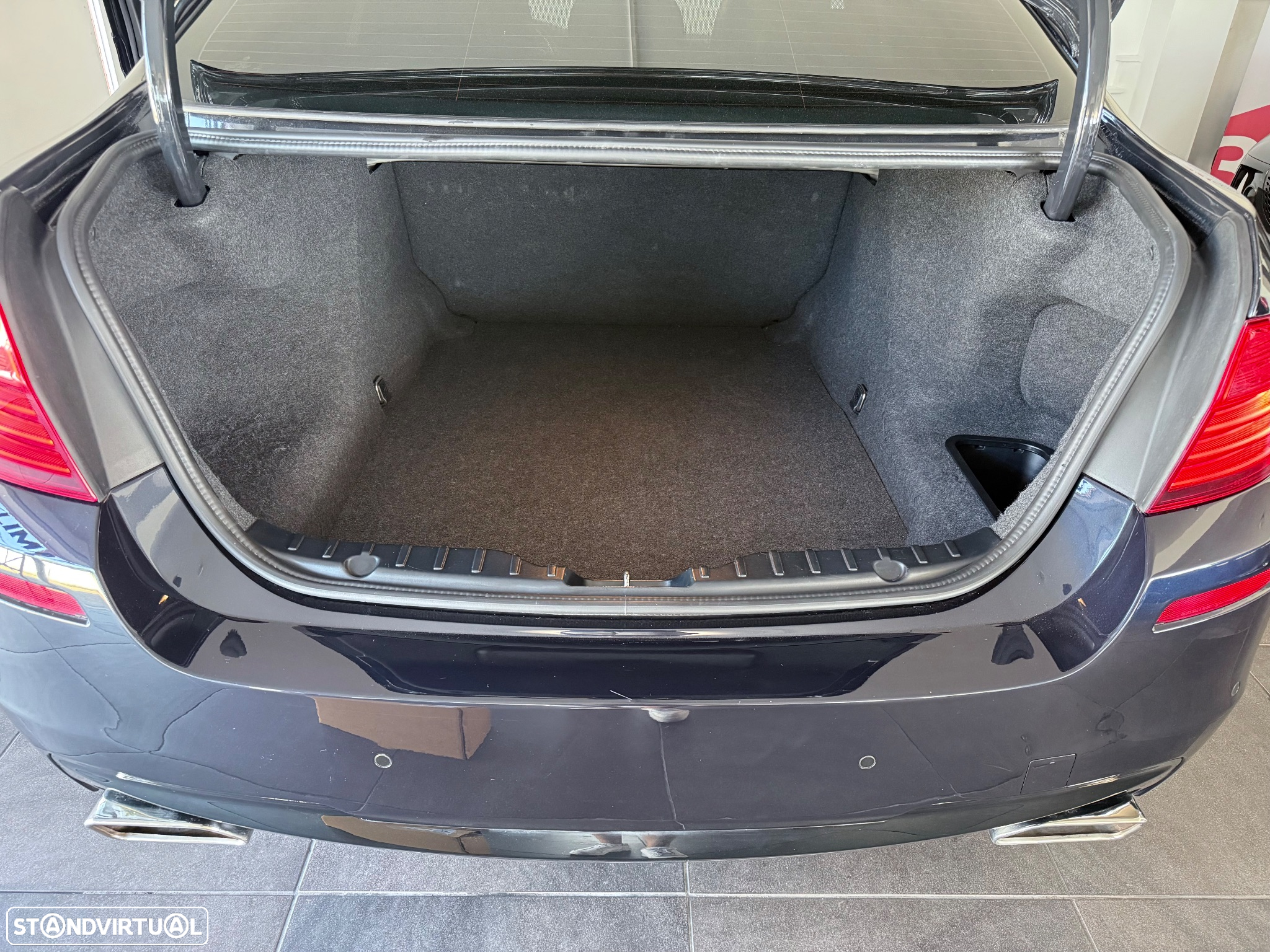 BMW 535 d xDrive Pack M Auto - 32