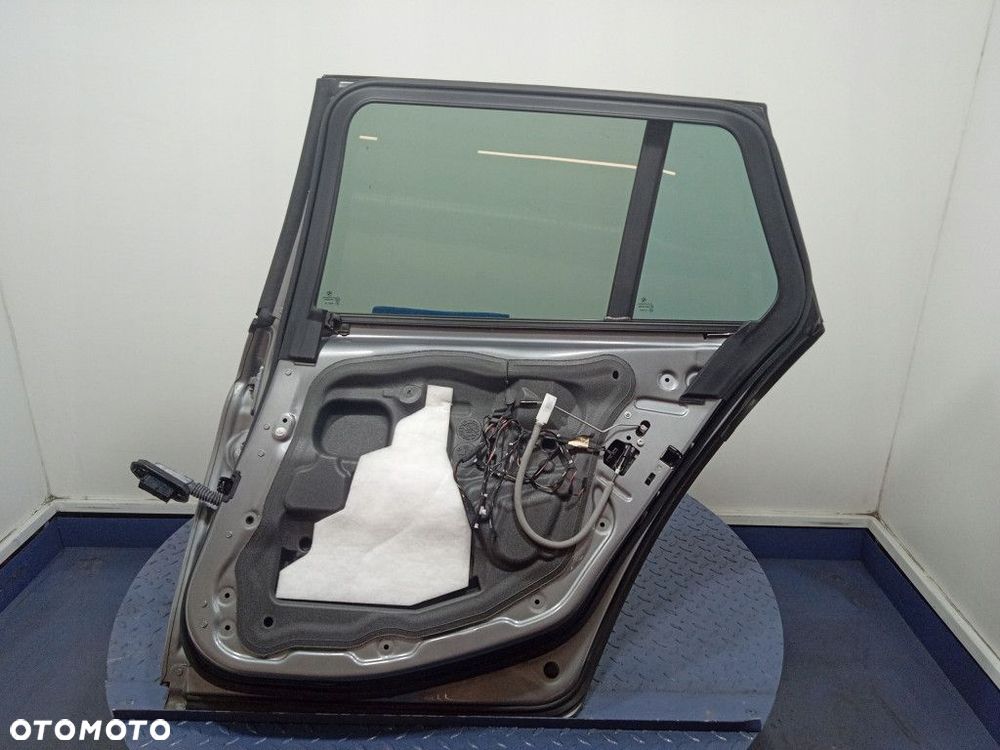 BMW 5 F11 TOURING DRZWI TYŁ PRAWE TYLNE A52 SPACEGRAU - 4