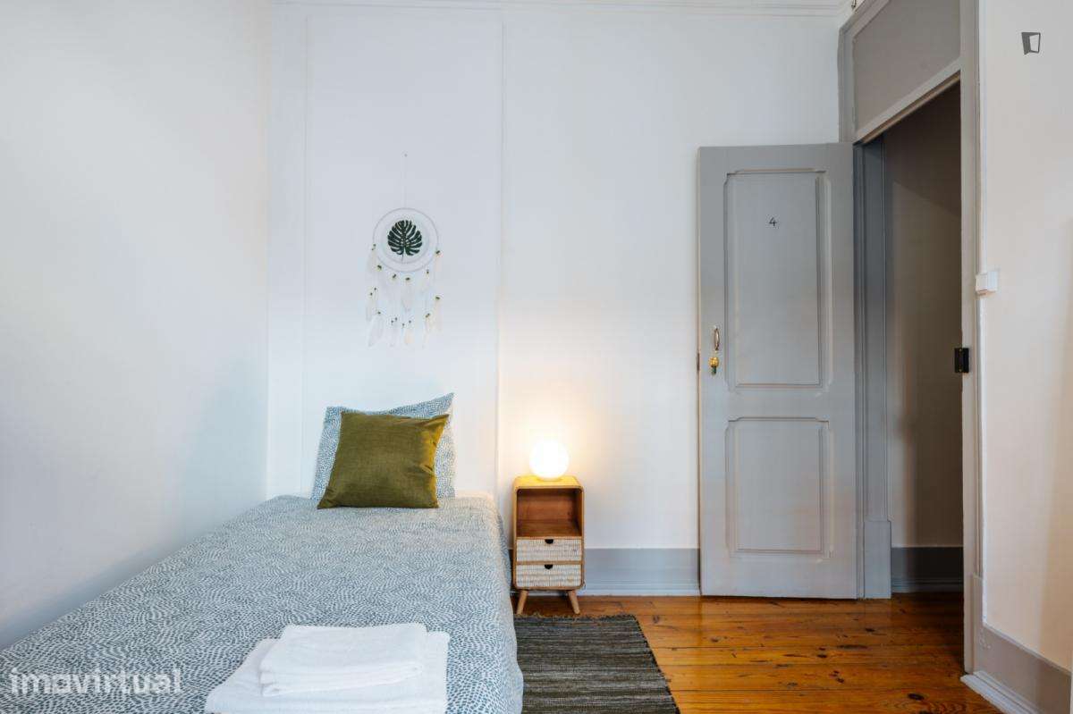 Quarto - localizado em Arroios Lisbon - Grande imagem: 3/26
