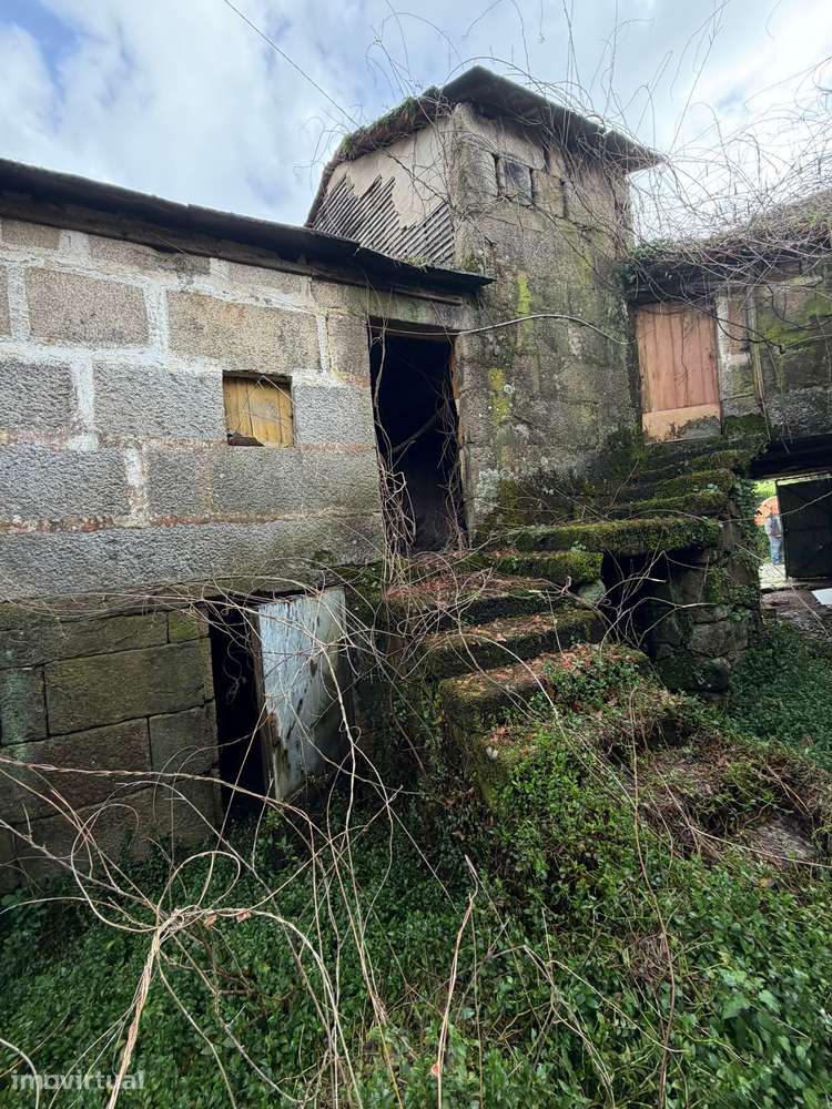 Casa Antiga / Ruína para Restaurar - Grande imagem: 5/23