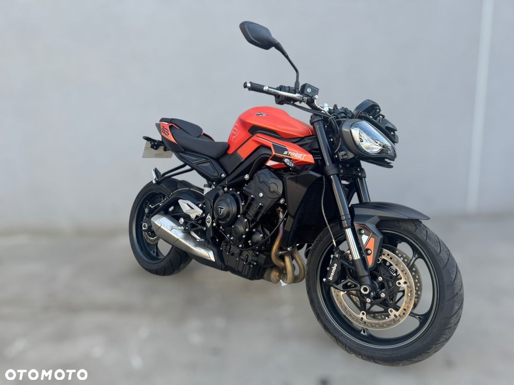 Triumph Street Triple - 1