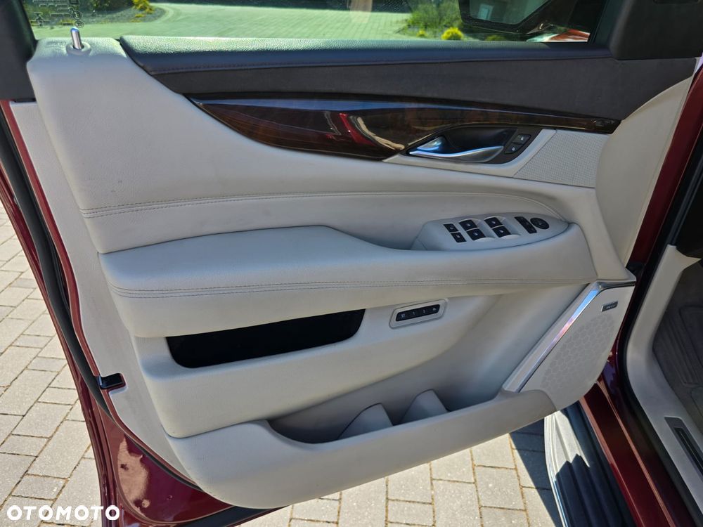 Cadillac Escalade ESV 6.2 V8 AWD AT Premium - 13