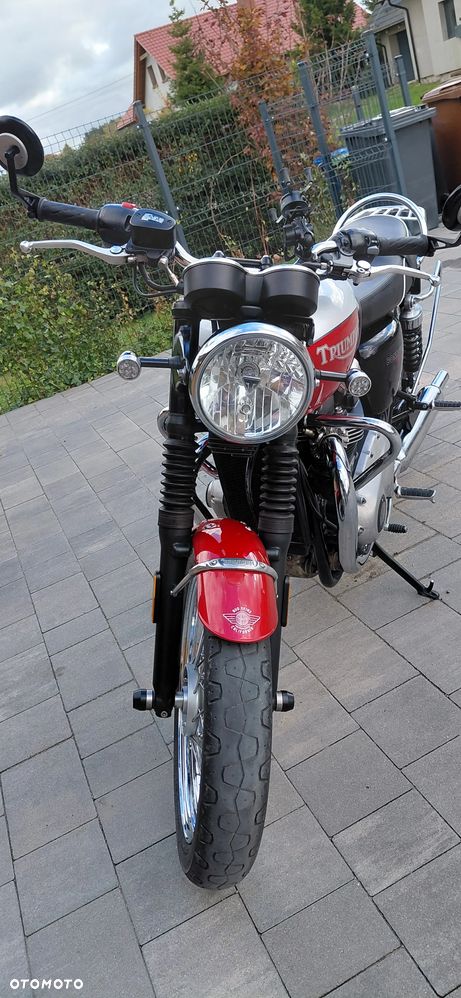 Triumph Bonneville - 3