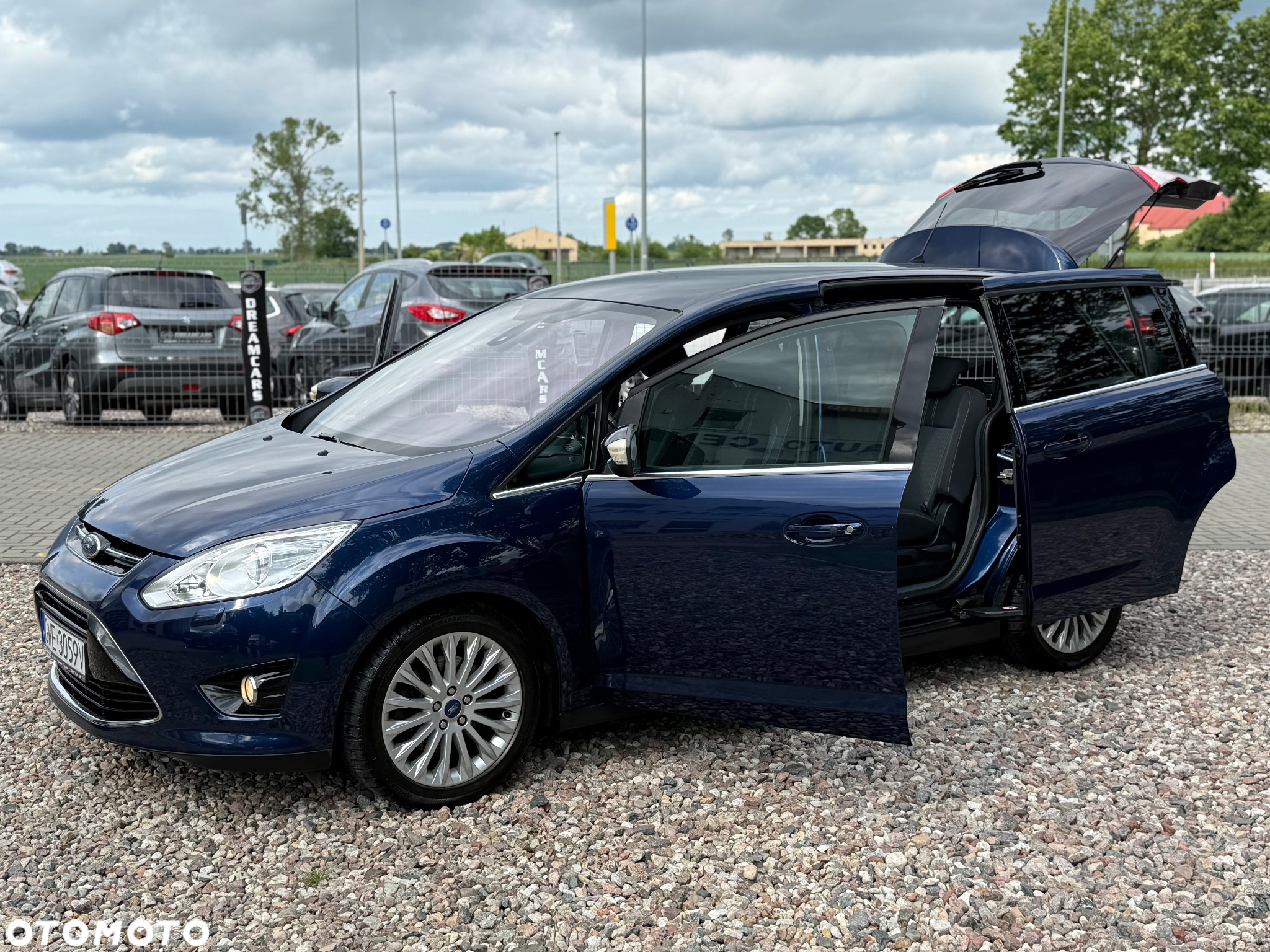 Ford Grand C-MAX - 36