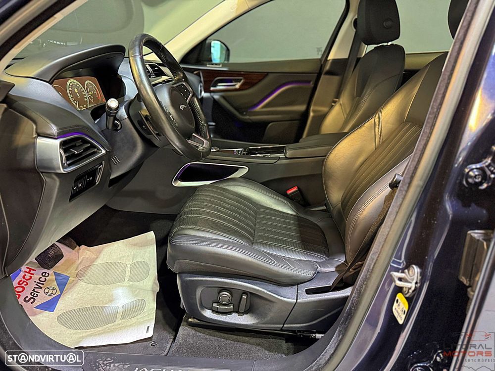 Jaguar F-Pace 25d AWD Aut. Portfolio - 16