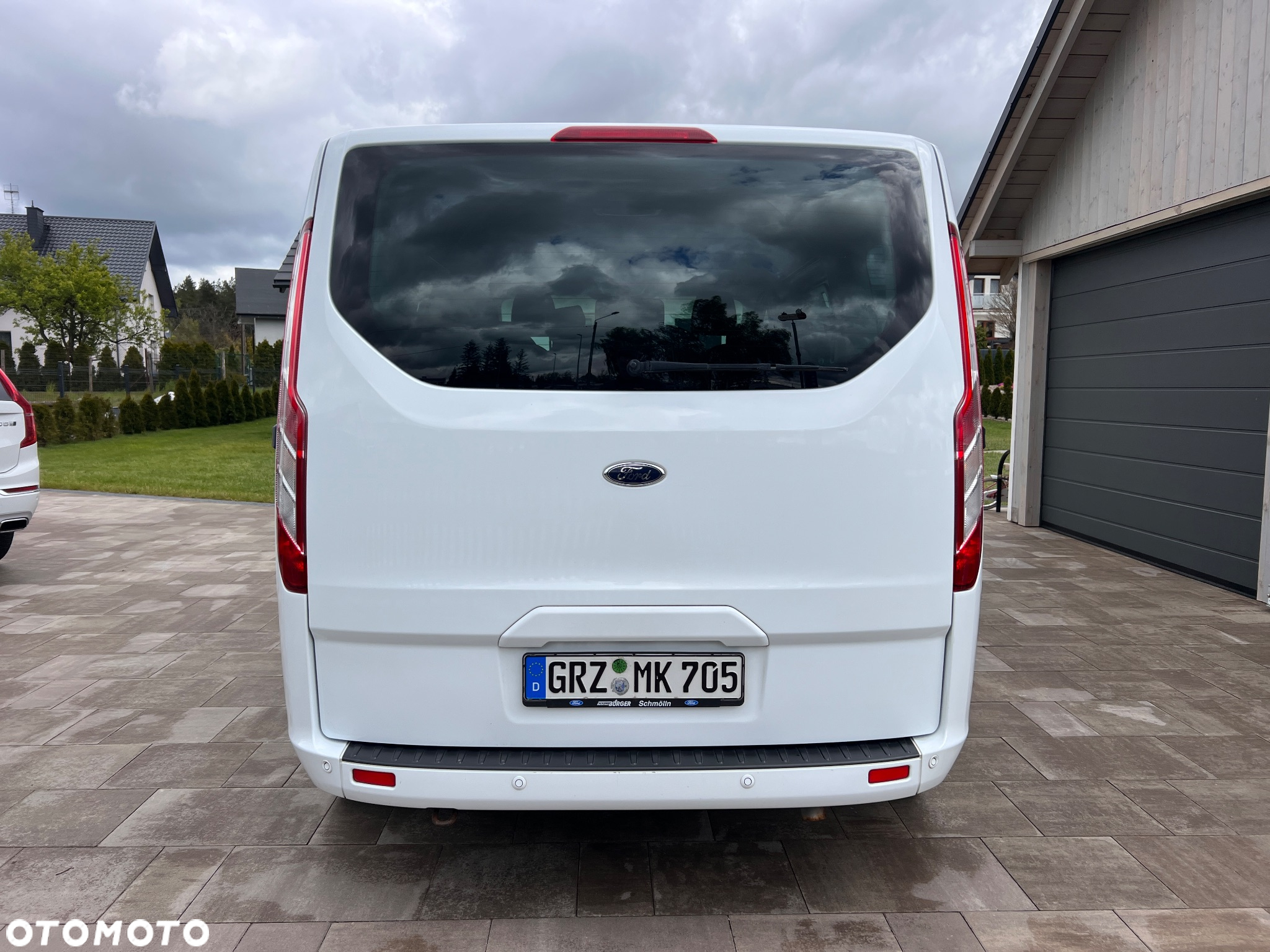 Ford Tourneo Custom 2.0 EcoBlue L1 Titanium - 33