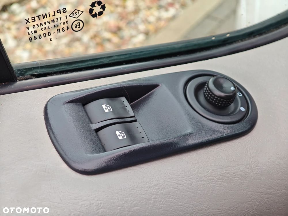 Nissan PRIMASTAR - 24