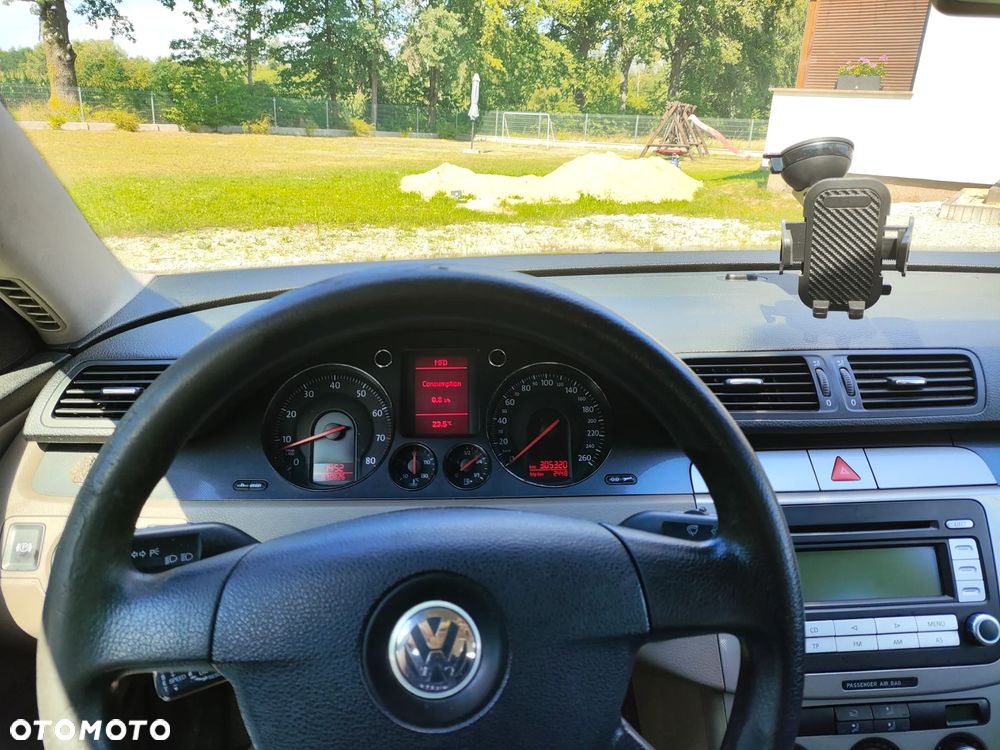 Volkswagen Passat 2.0 FSI Comfortline - 17