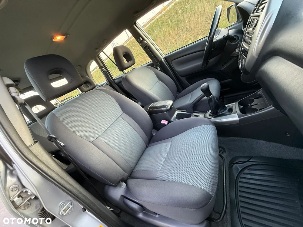Toyota RAV4 D-4D 4x4 Sol - 15