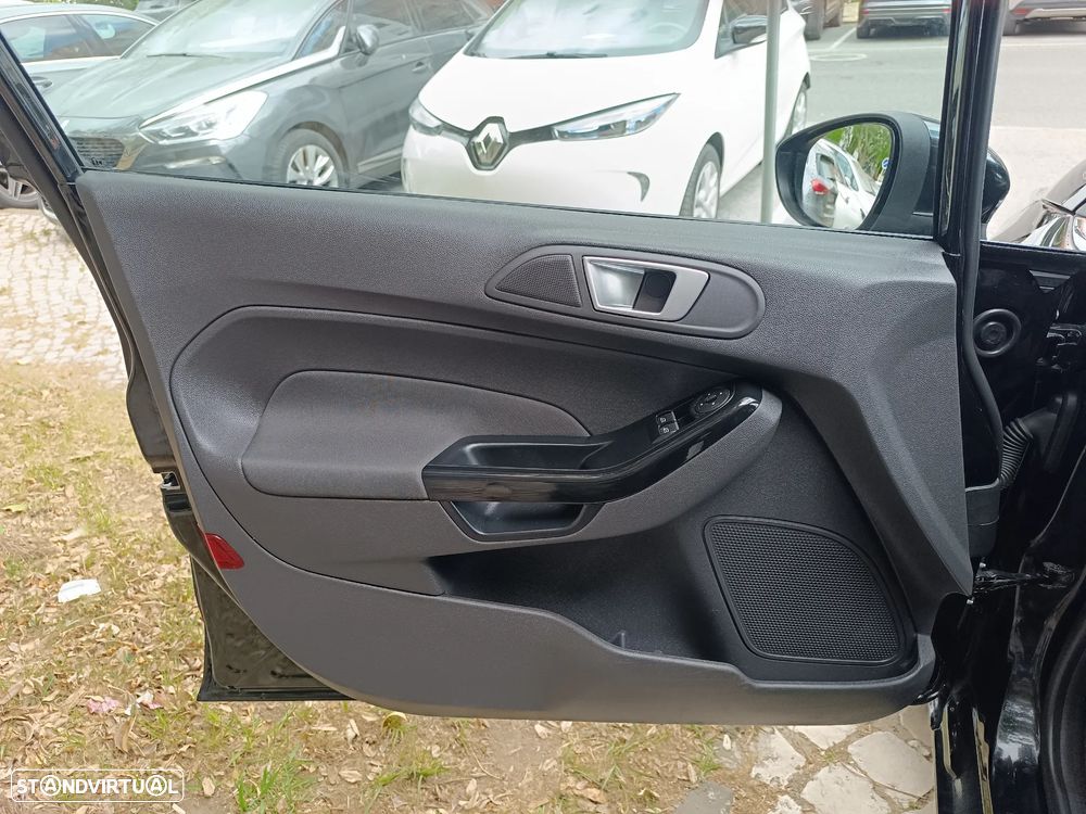 Ford Fiesta 1.5 TDCi Titanium - 10