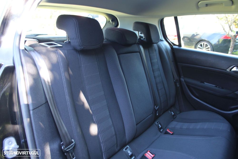 Peugeot 308 1.2 PureTech Allure Pack - 24