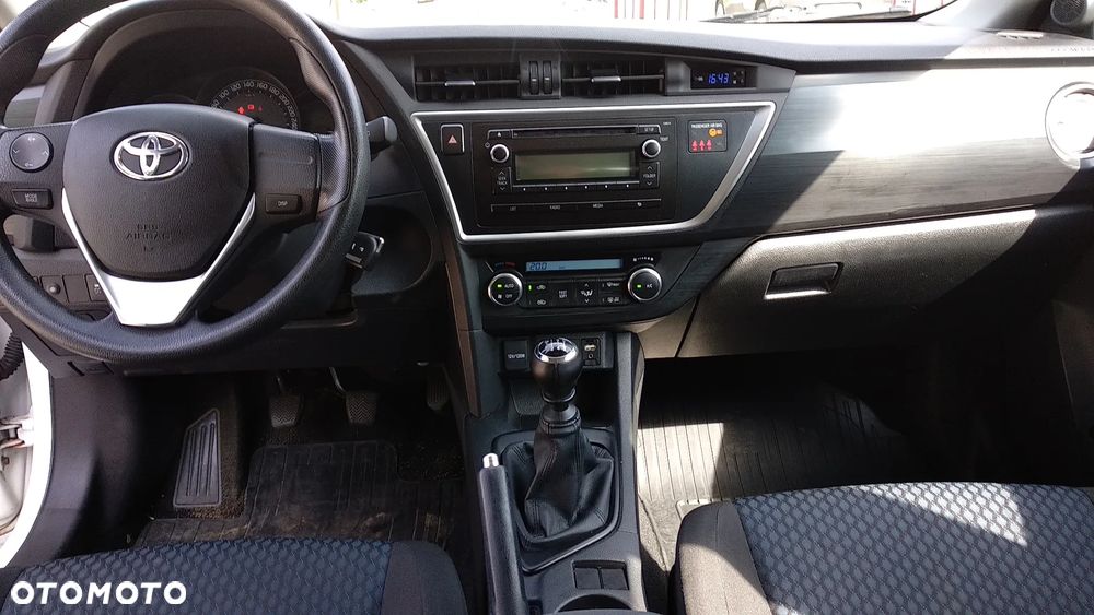 Toyota Auris - 2