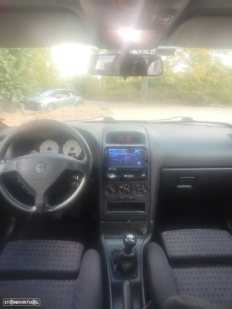 Opel Astra Caravan 1.4i 16V - 11