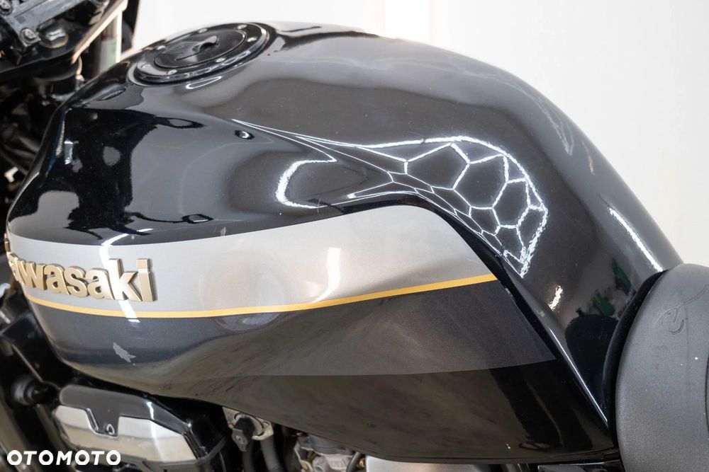 Kawasaki ZRX - 23