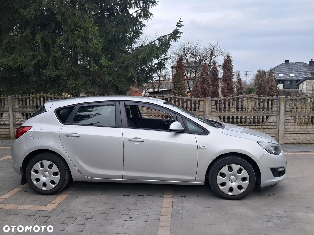 Opel Astra 1.4 T Essentia EU6 - 4