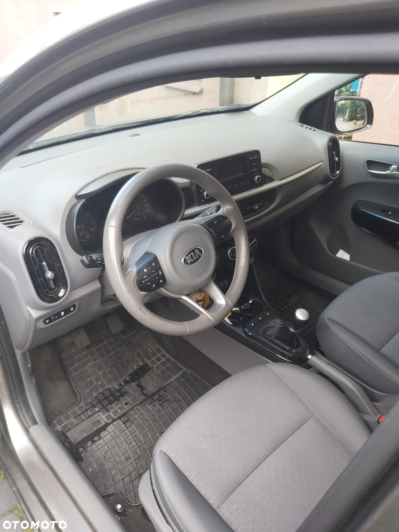Kia Picanto 1.0 L - 5