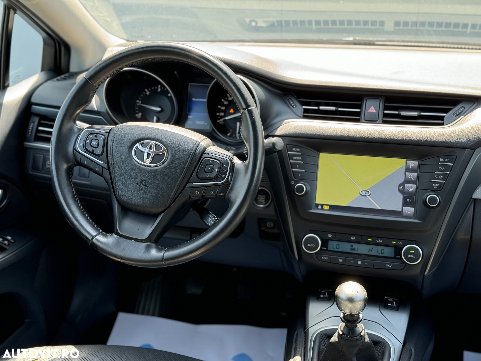 Toyota Avensis 2.0 D-4D Executive - 5