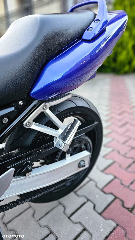 Yamaha FZS - 19
