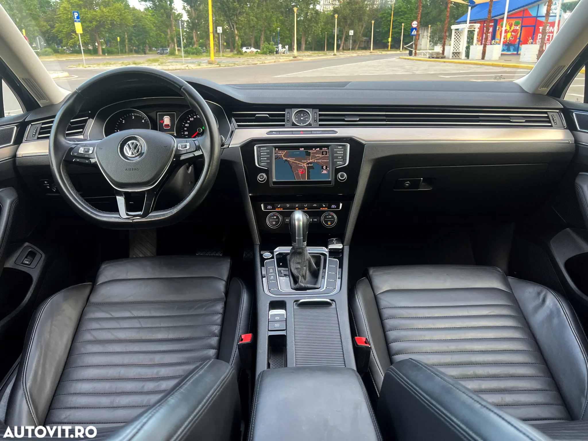 Volkswagen Passat Variant 2.0 TDI DSG 4Motion Highline - 24