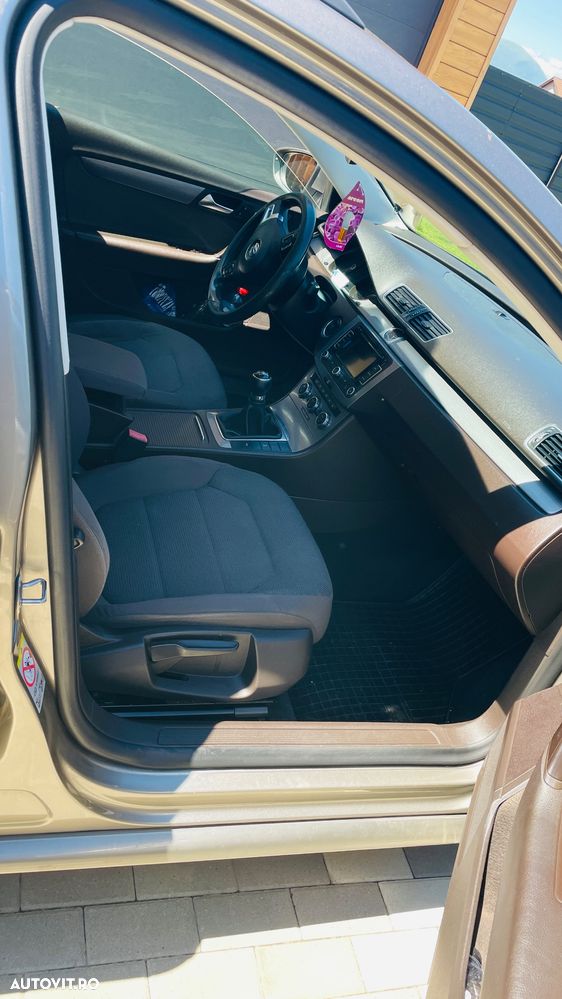 Volkswagen Passat 2.0 TDI BlueMotion Technology Exclusive - 9
